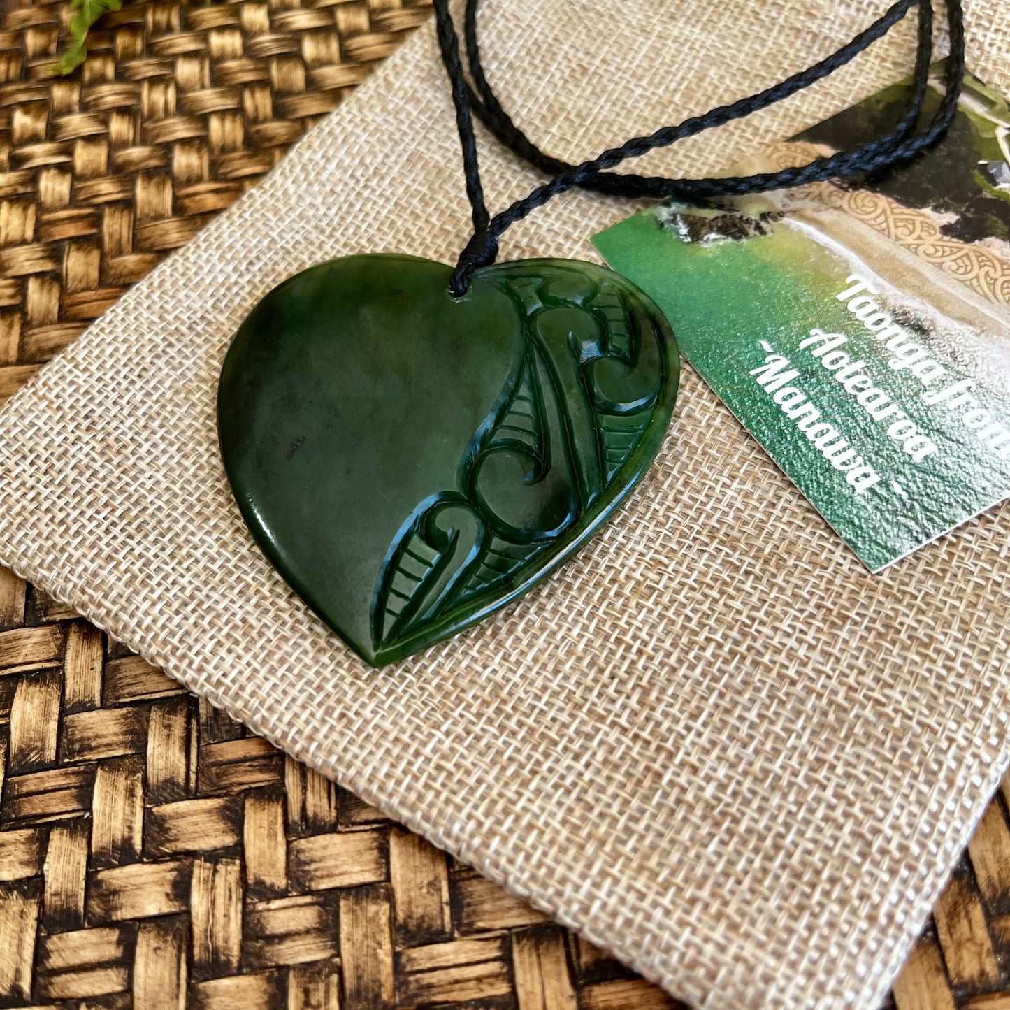 Large Aroha Heart with side carving