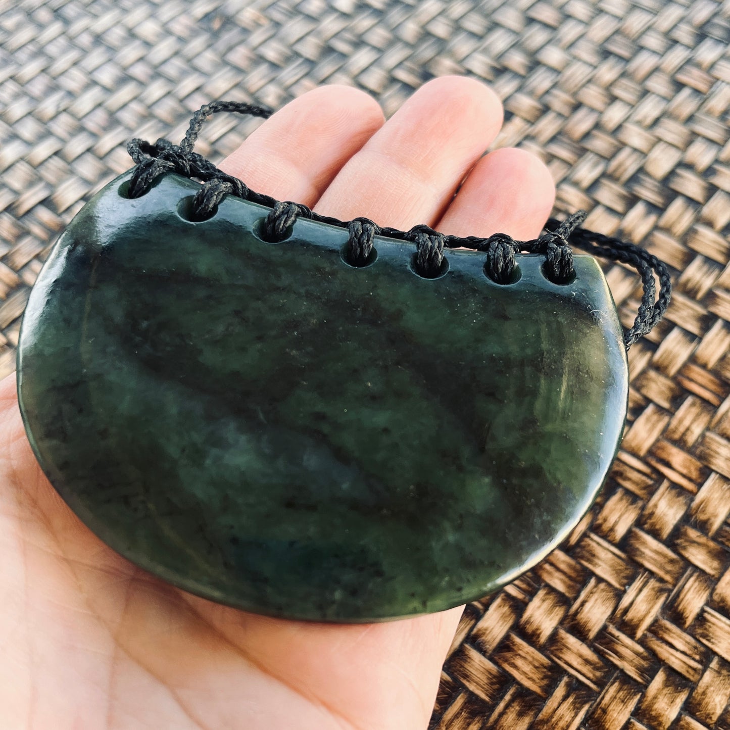 Top lashed breastplate Pounamu (Medium & Large)