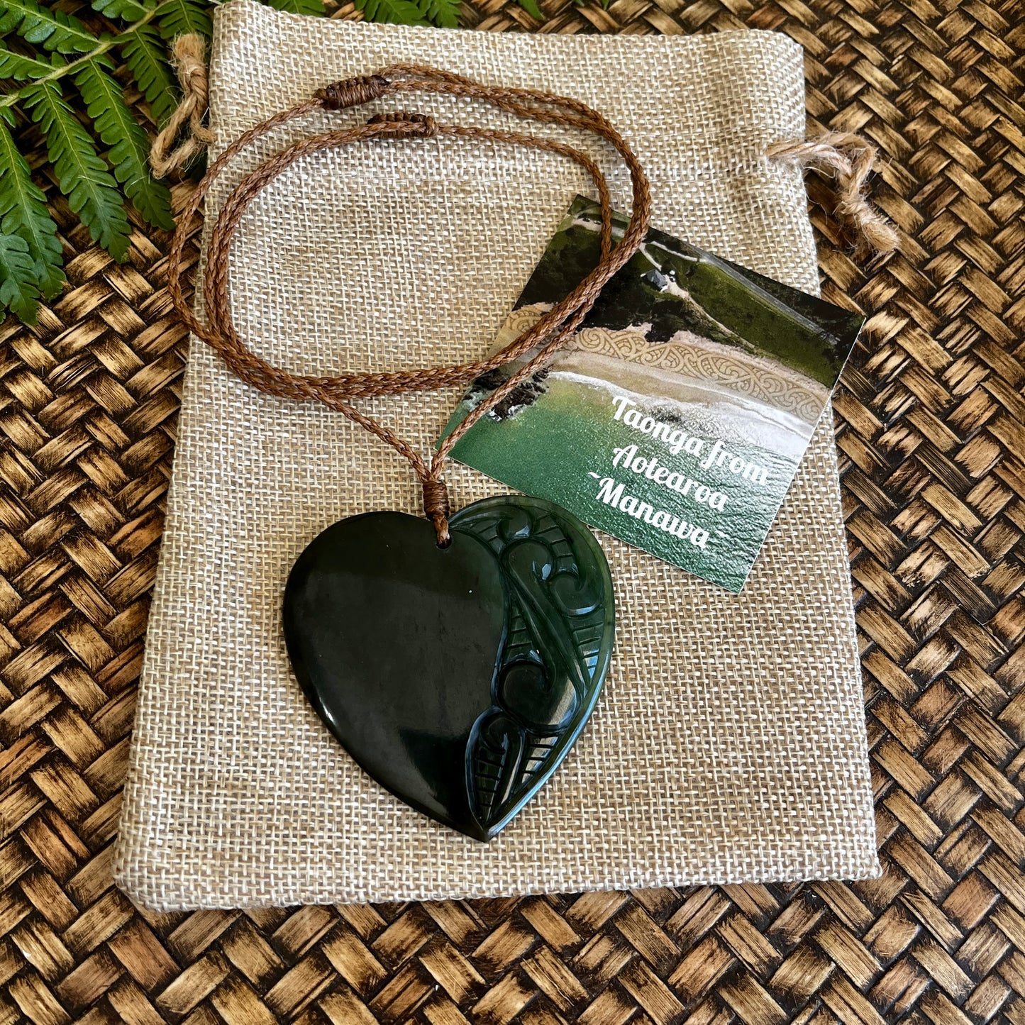 Large Aroha Heart with side carving