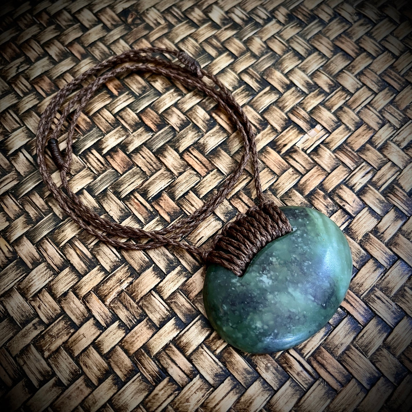 Porowhita Taha||Side Oval breast plate