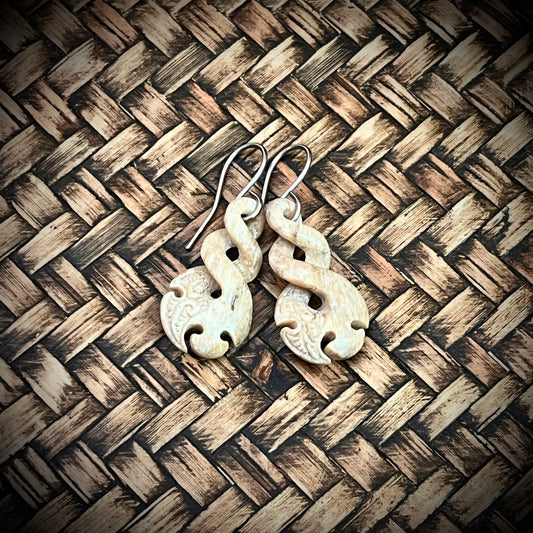 Koiwi Tohorā~Pikorua twist earrings||Stainless steel hooks