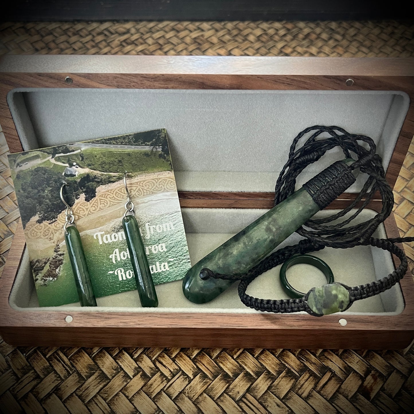Greenstone Gift sets for Māmā