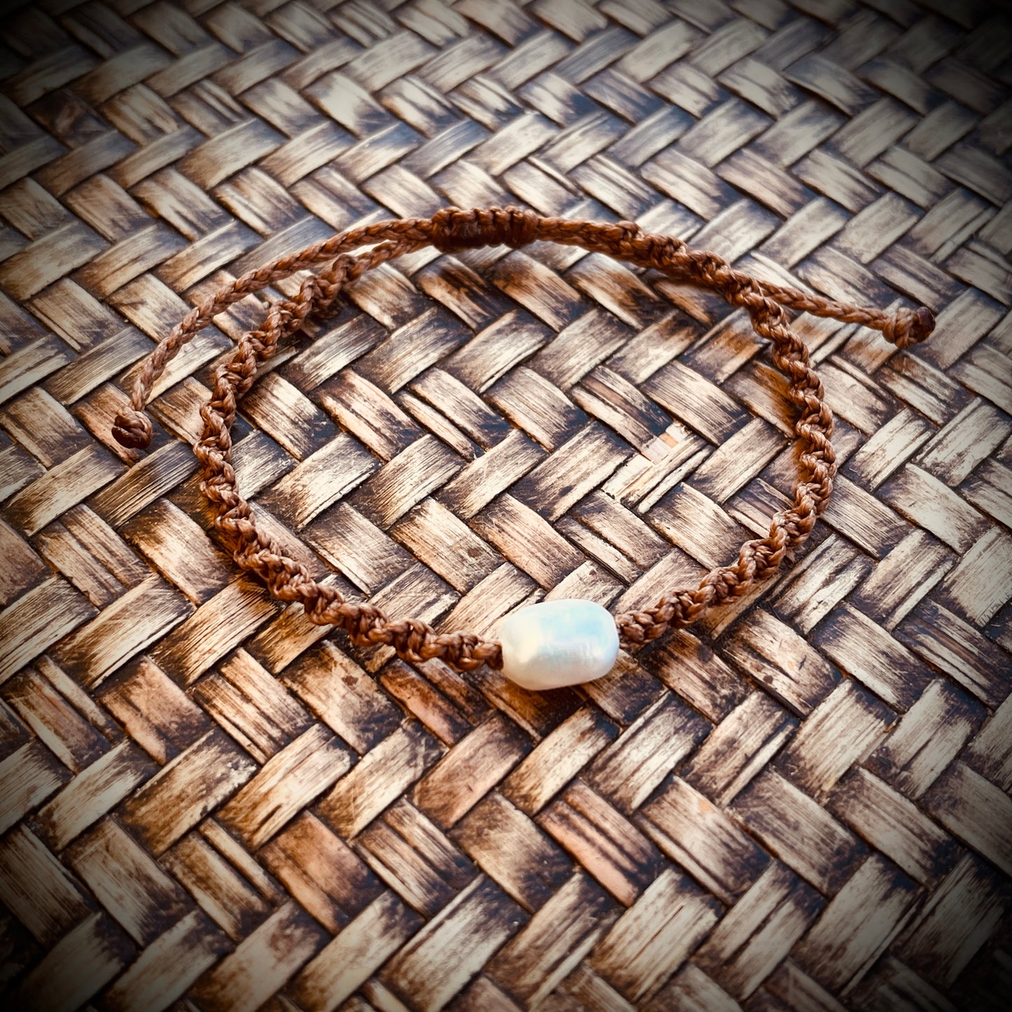 White fresh water pearl bracelet