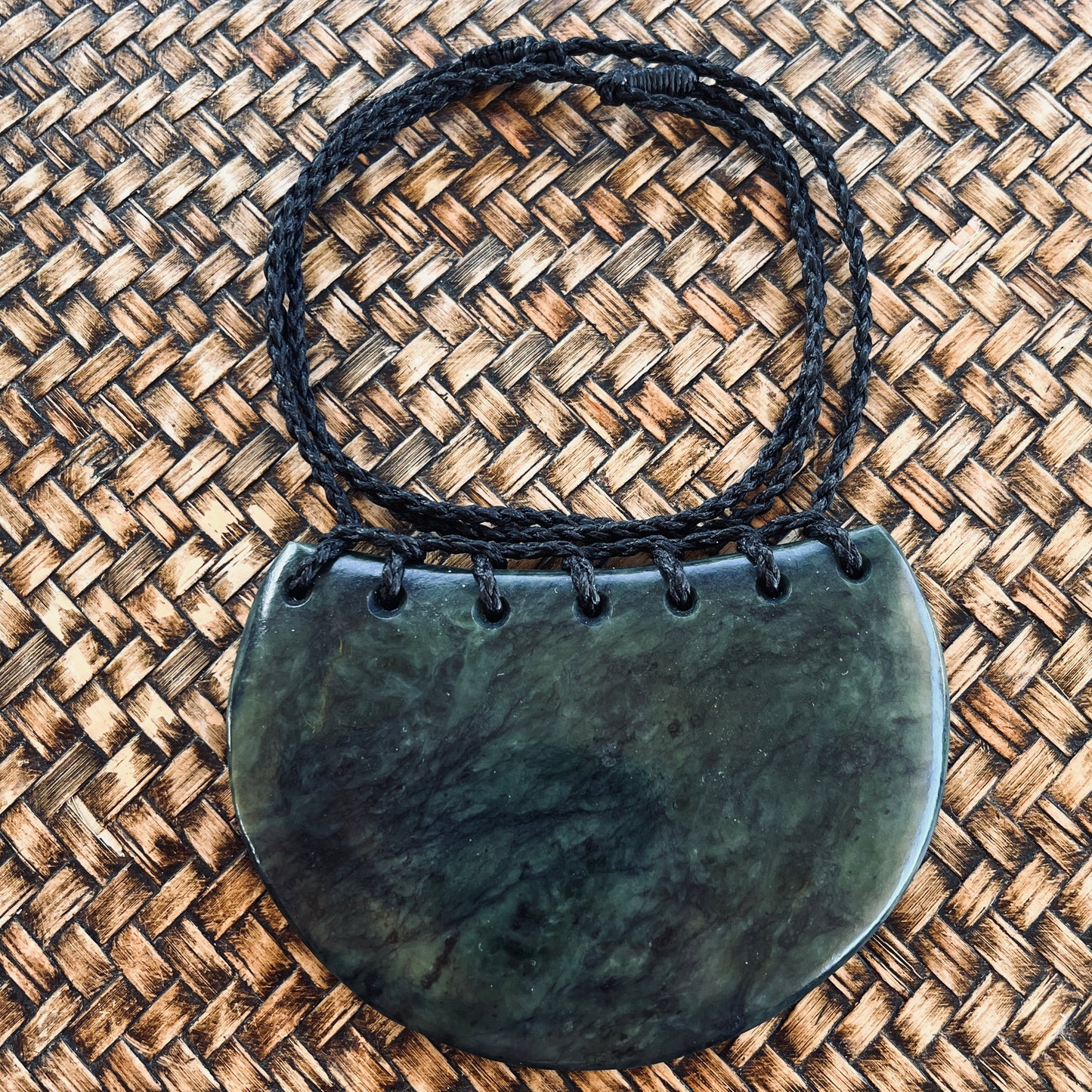 Top lashed breastplate Pounamu (Medium & Large)