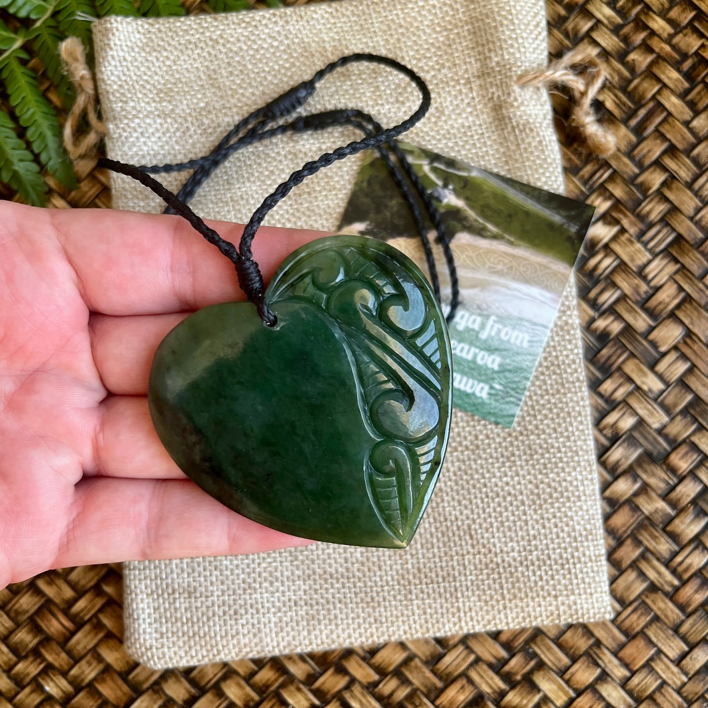 Large Aroha Heart with side carving