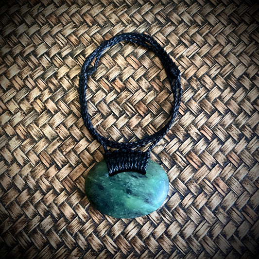 Porowhita Taha||Side Oval breast plate