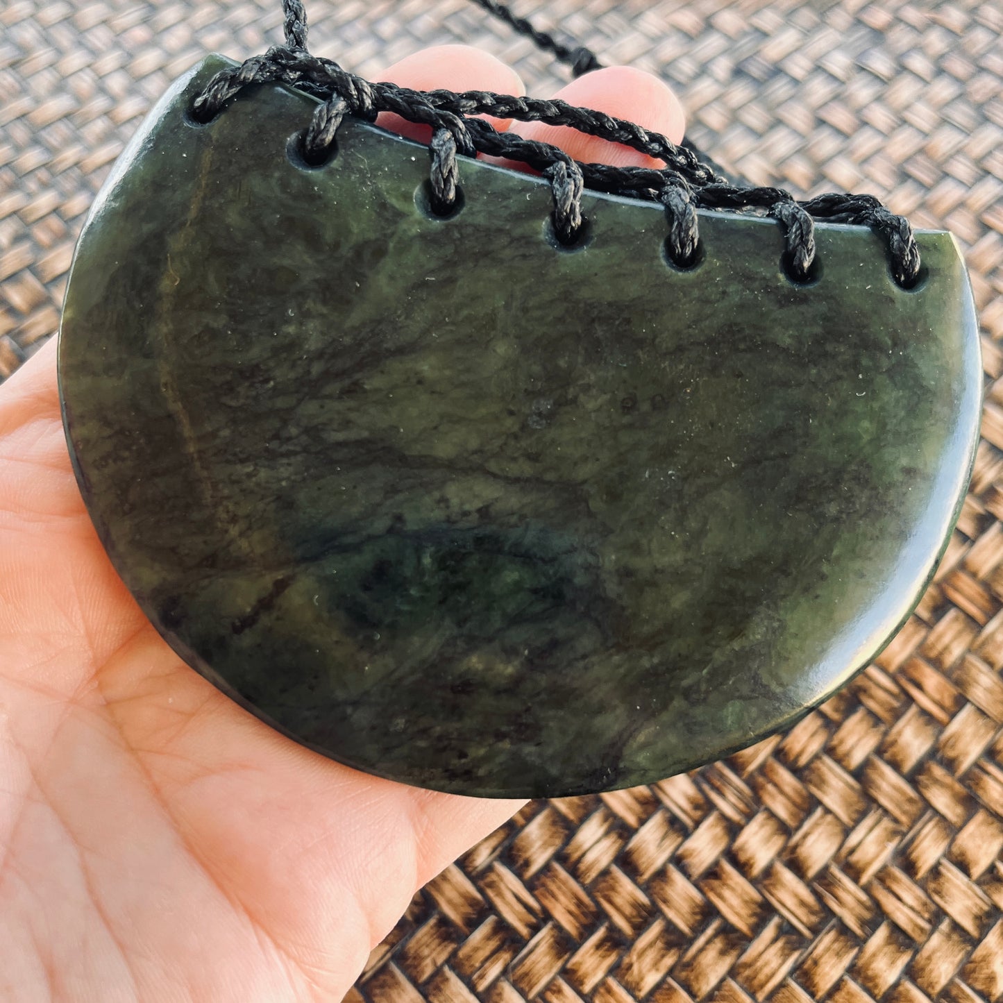 Top lashed breastplate Pounamu (Medium & Large)