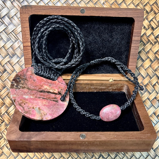 Rhodonite Kōpae pendant & bracelet boxed gift set.