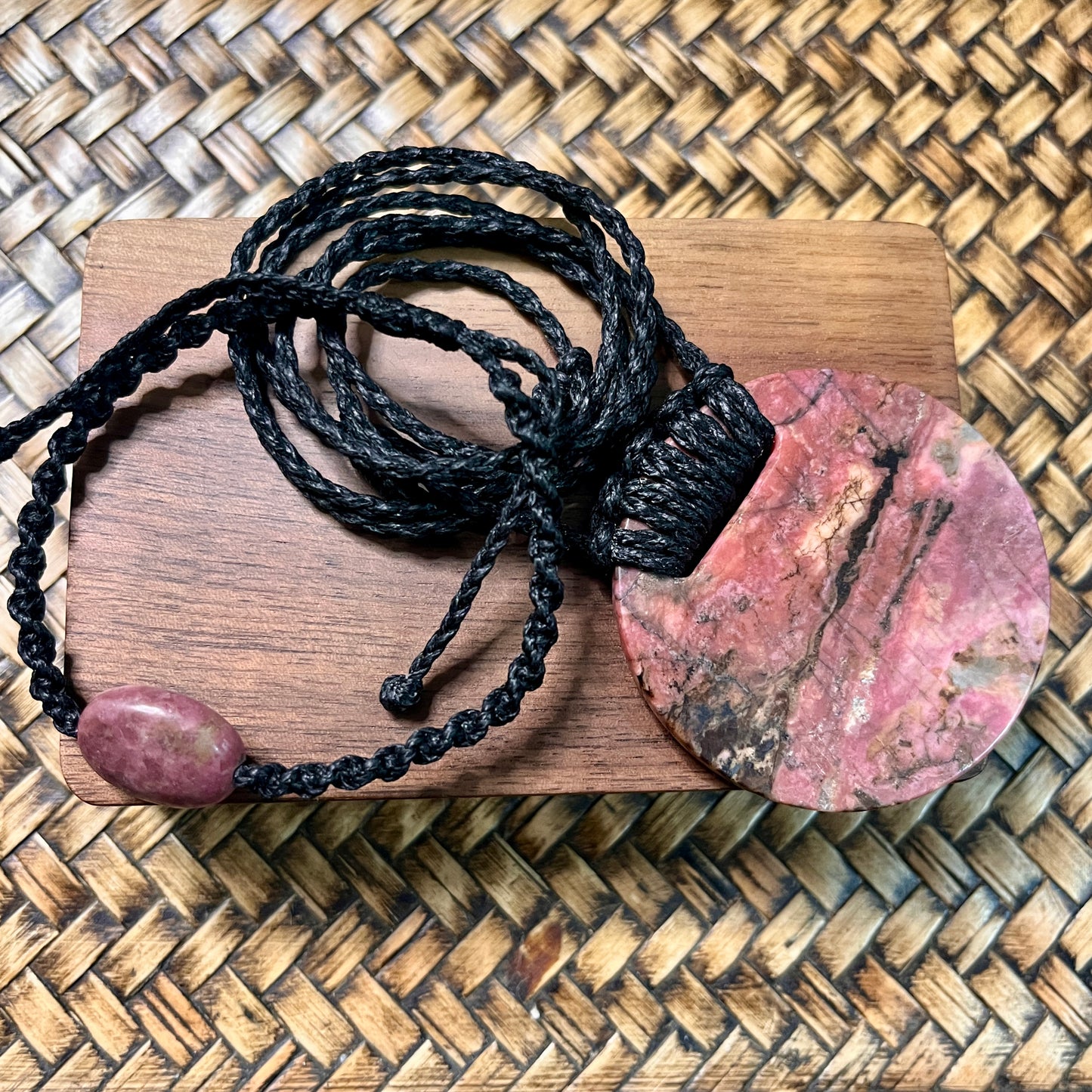 Rhodonite Kōpae pendant & bracelet boxed gift set.