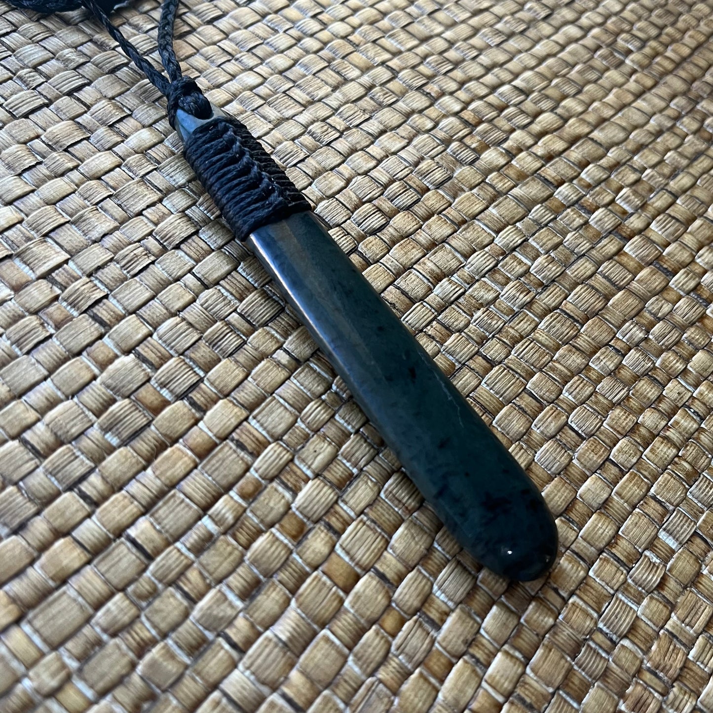 Top lashed Roimata pendant (9.5cm)