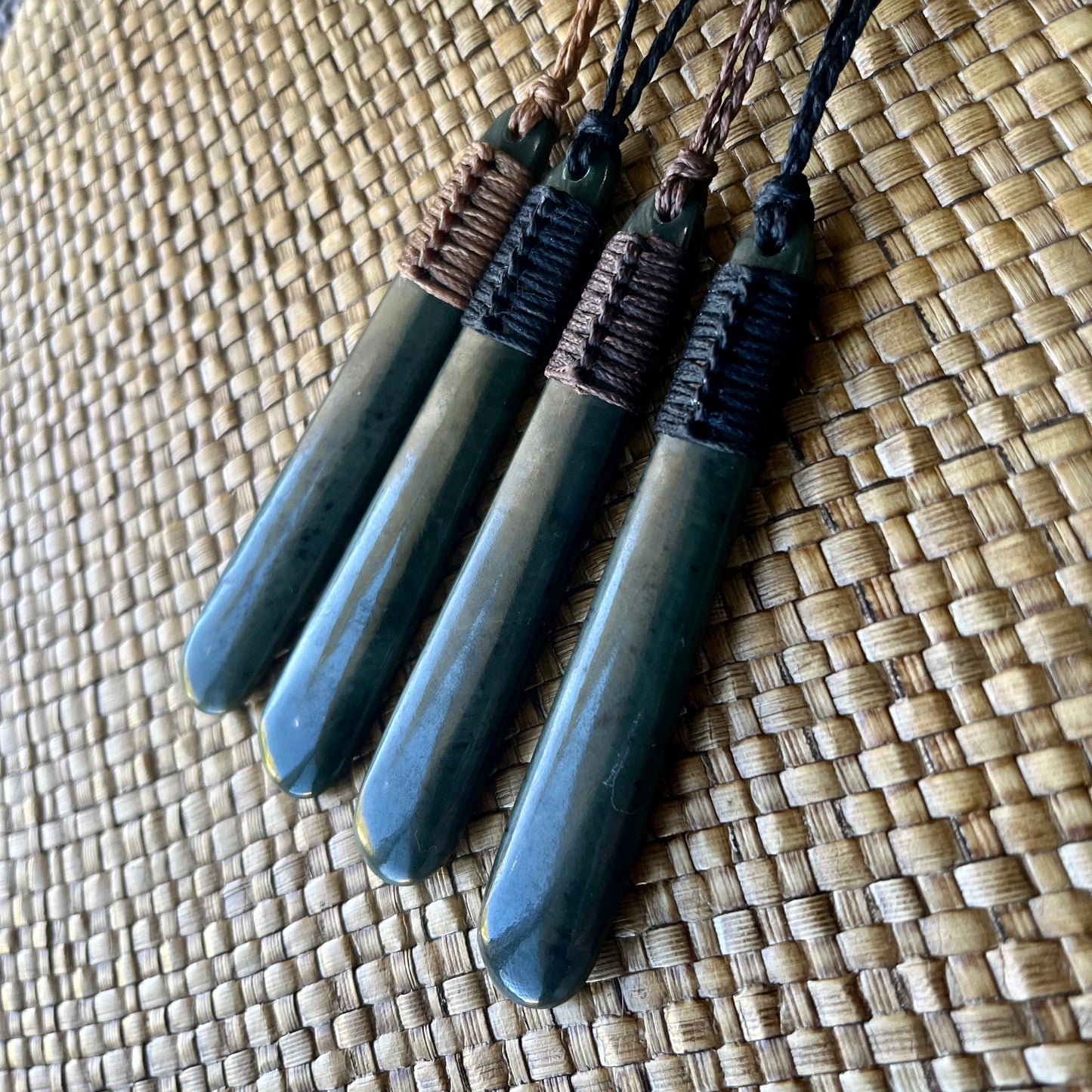 Top lashed Roimata pendant (9.5cm)