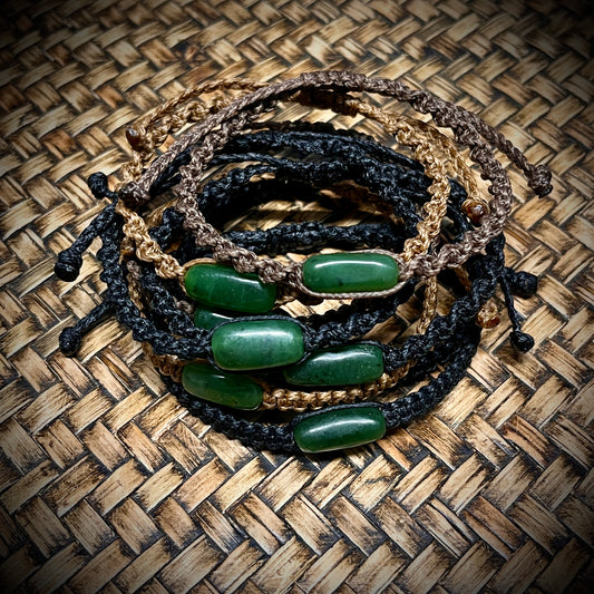 Pounamu pebble-stone bracelets (Kawakawa)