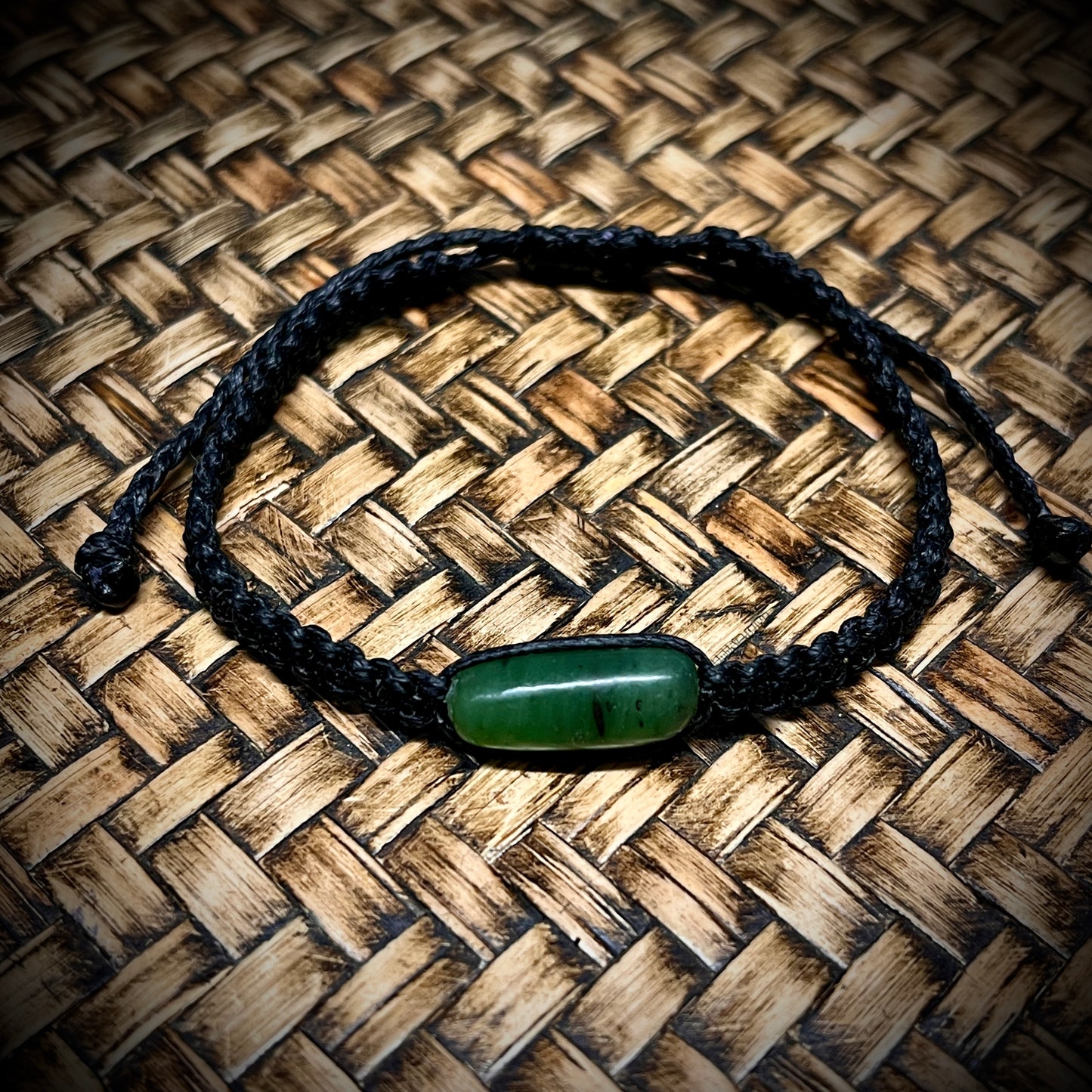 Pounamu pebble-stone bracelets (Kawakawa)