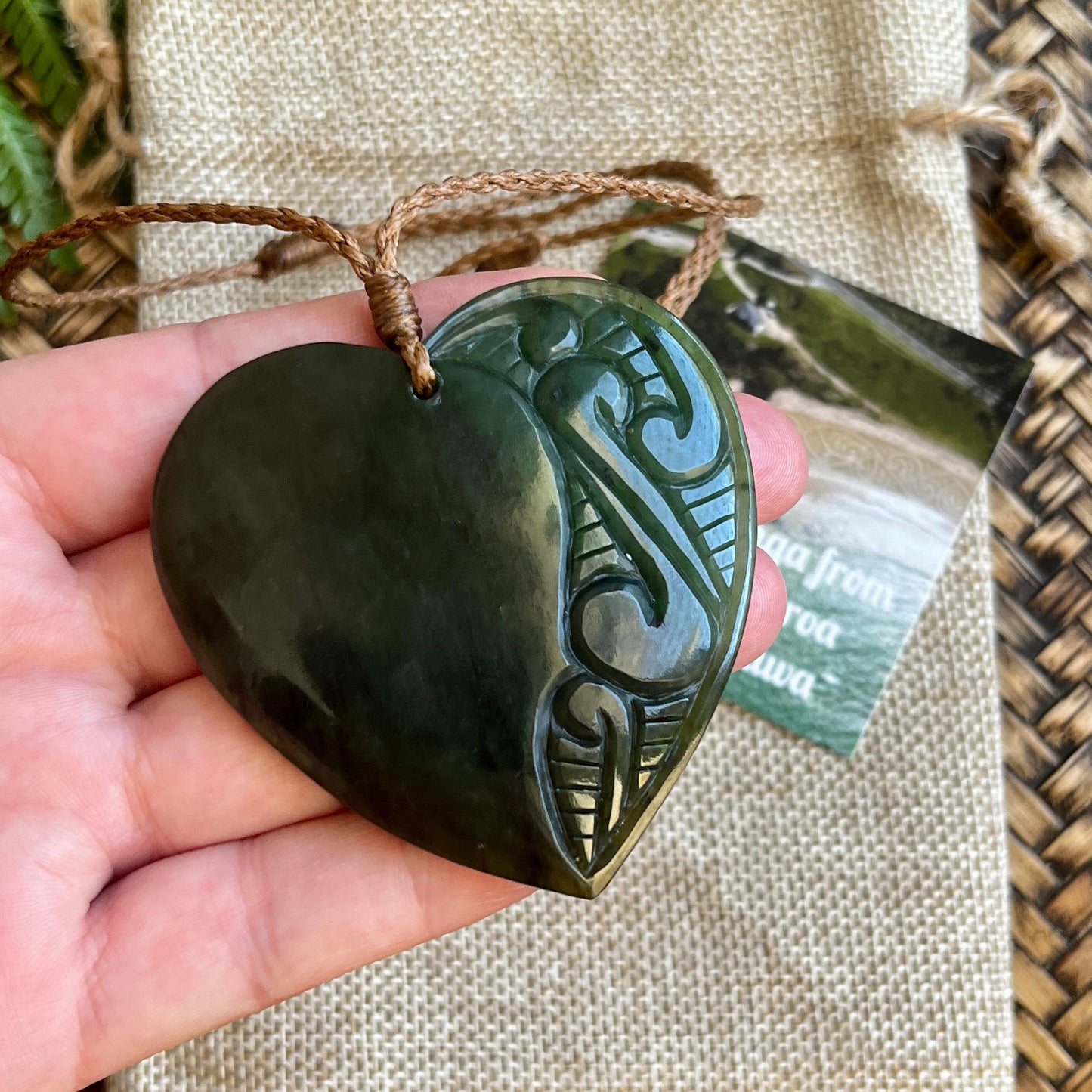 Large Aroha Heart with side carving