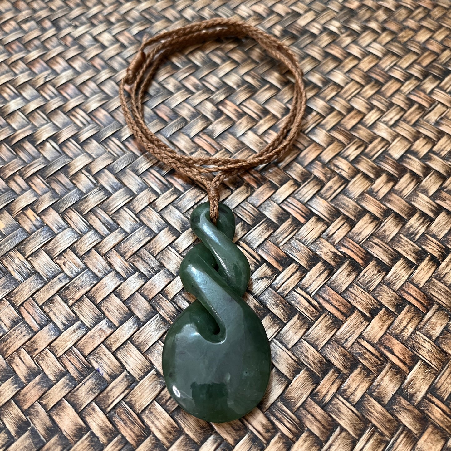 Pounamu Pikorua~Twist(Large)