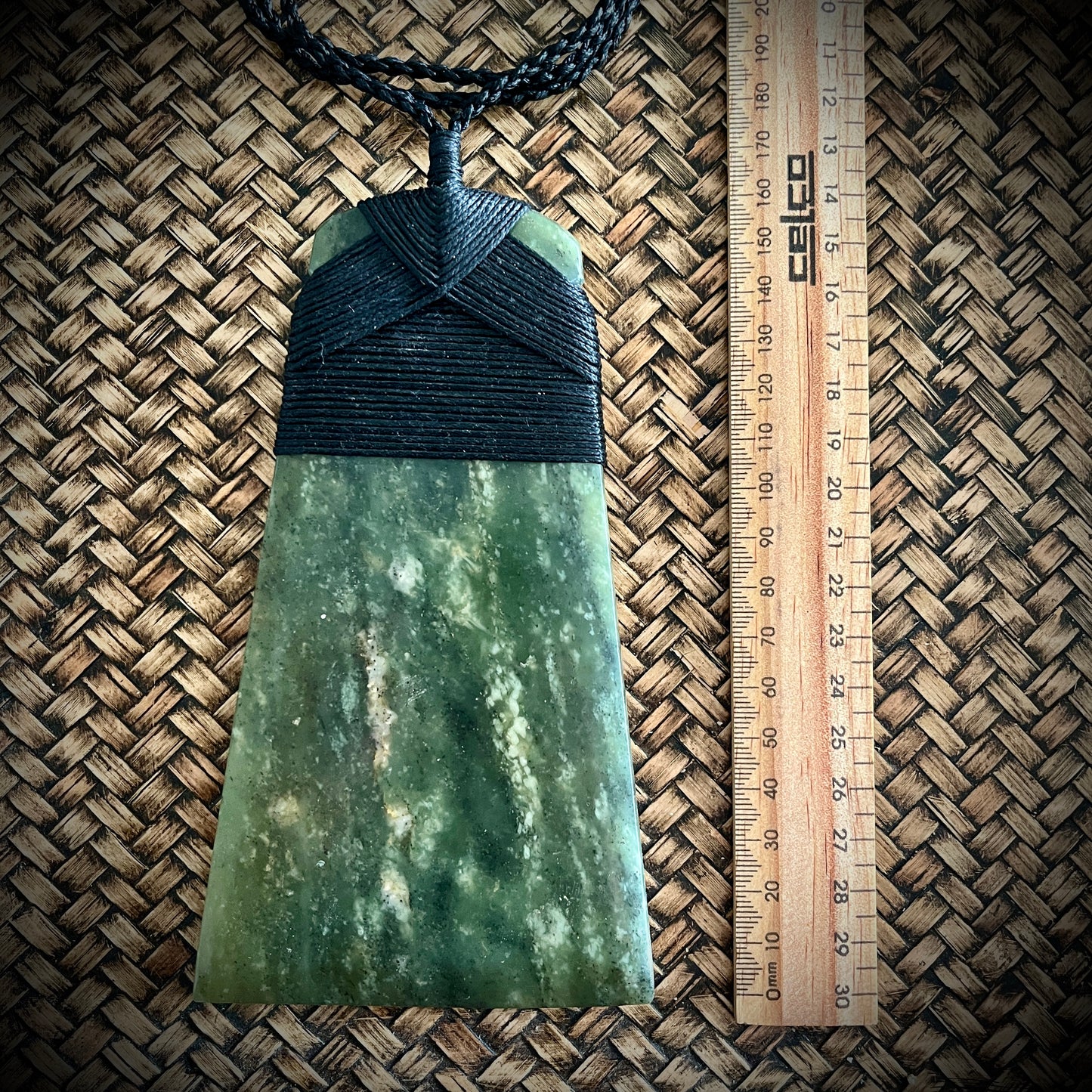 Nui Toki – Jade Greenstone Pendant – (16cm x 9cm~330g)