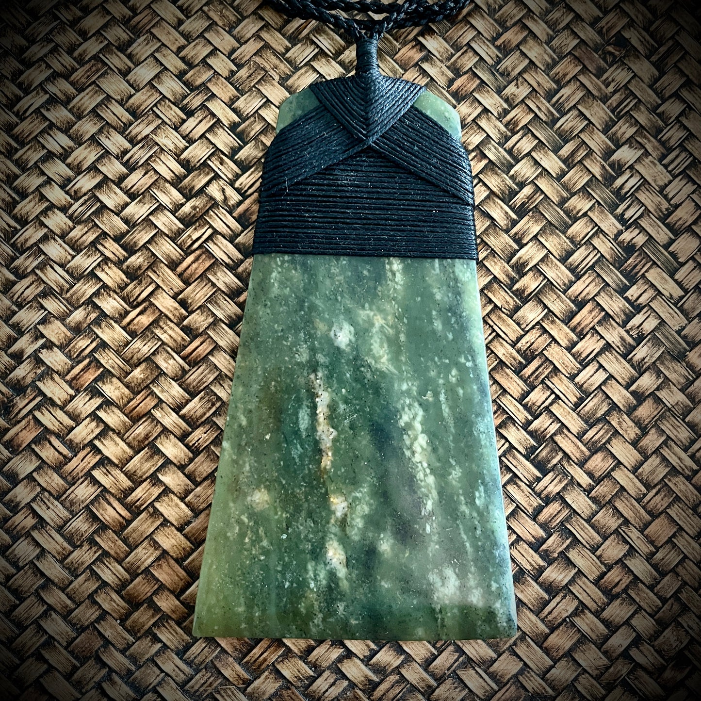 Nui Toki – Jade Greenstone Pendant – (16cm x 9cm~330g)