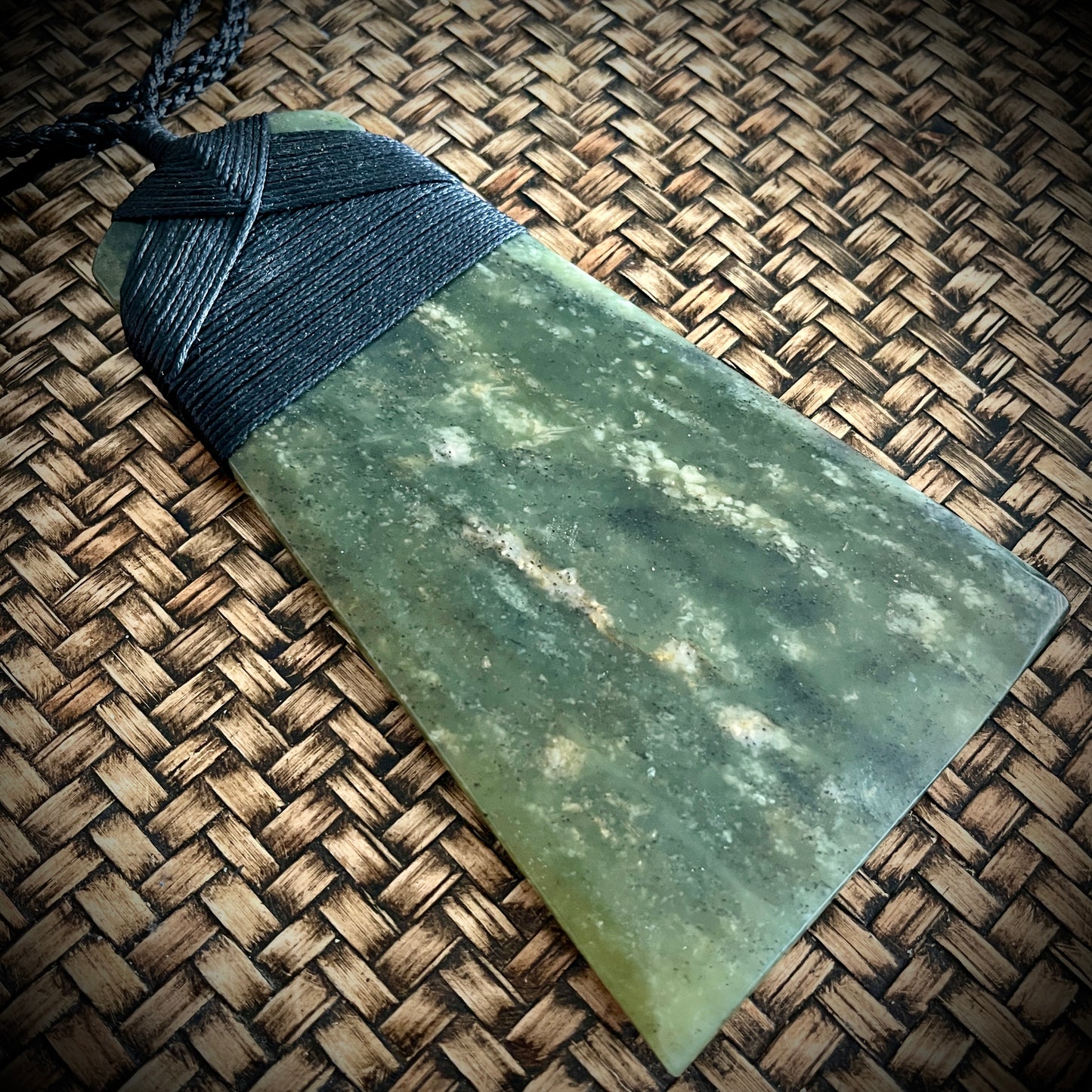 Nui Toki – Jade Greenstone Pendant – (16cm x 9cm~330g)