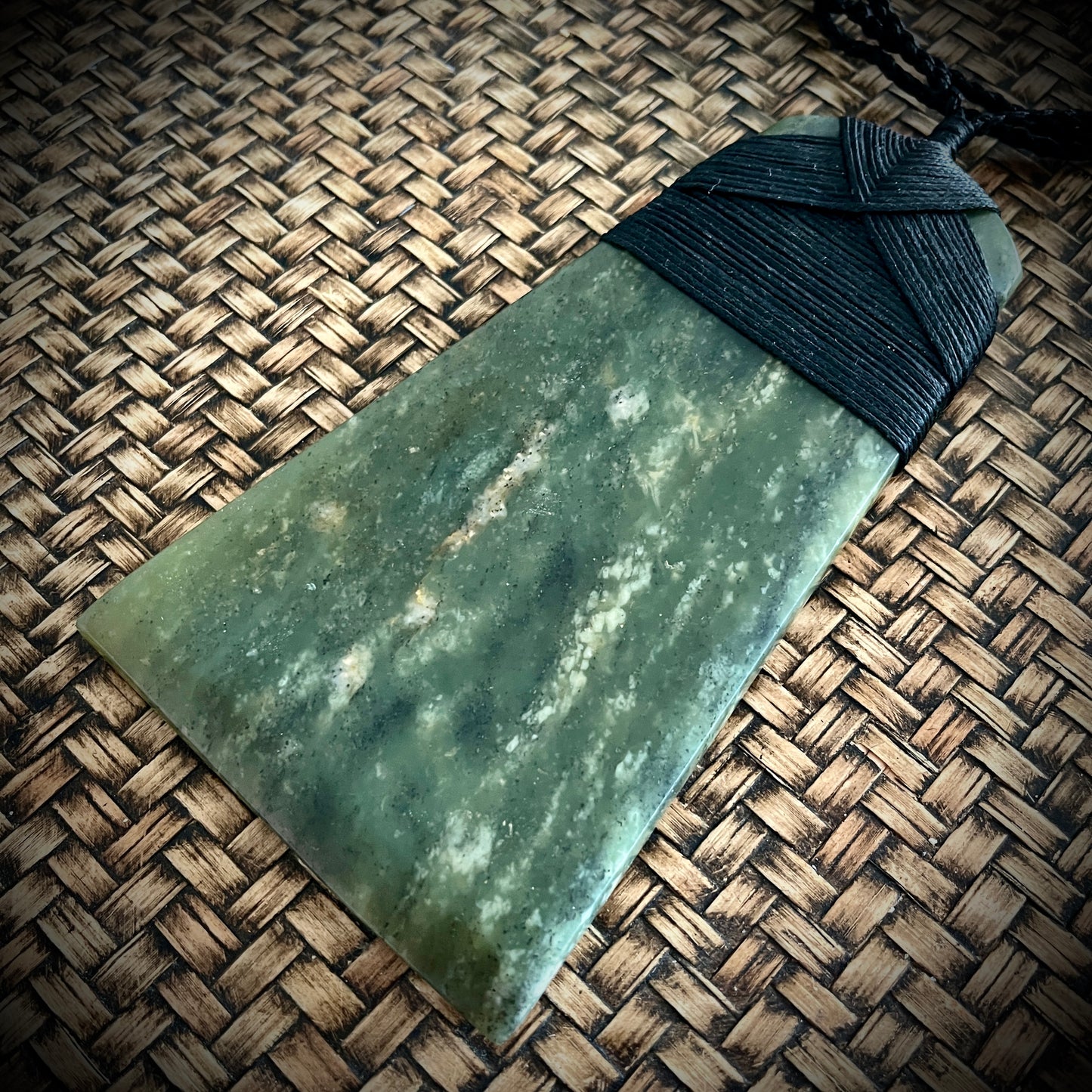 Nui Toki – Jade Greenstone Pendant – (16cm x 9cm~330g)